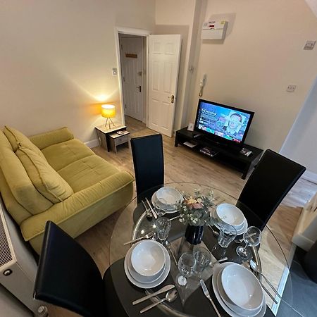 1-Bedroom Flat With Small Garden & Paid Parking In Finsbury Park, Highbury Londýn Exteriér fotografie