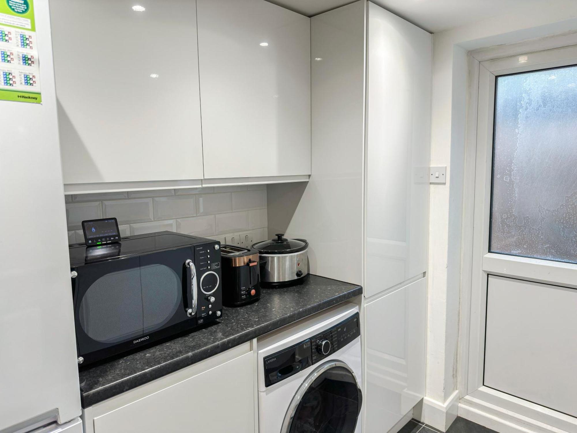 1-Bedroom Flat With Small Garden & Paid Parking In Finsbury Park, Highbury Londýn Exteriér fotografie