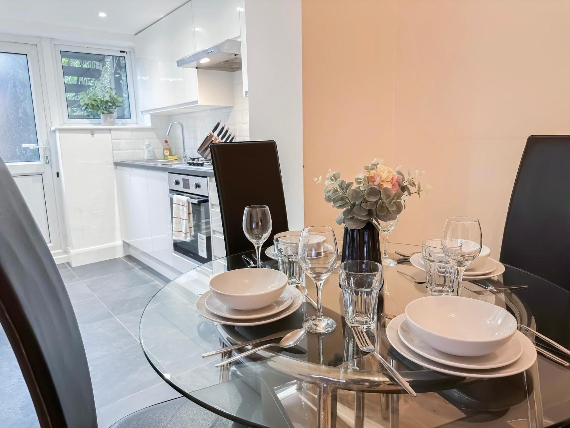 1-Bedroom Flat With Small Garden & Paid Parking In Finsbury Park, Highbury Londýn Exteriér fotografie