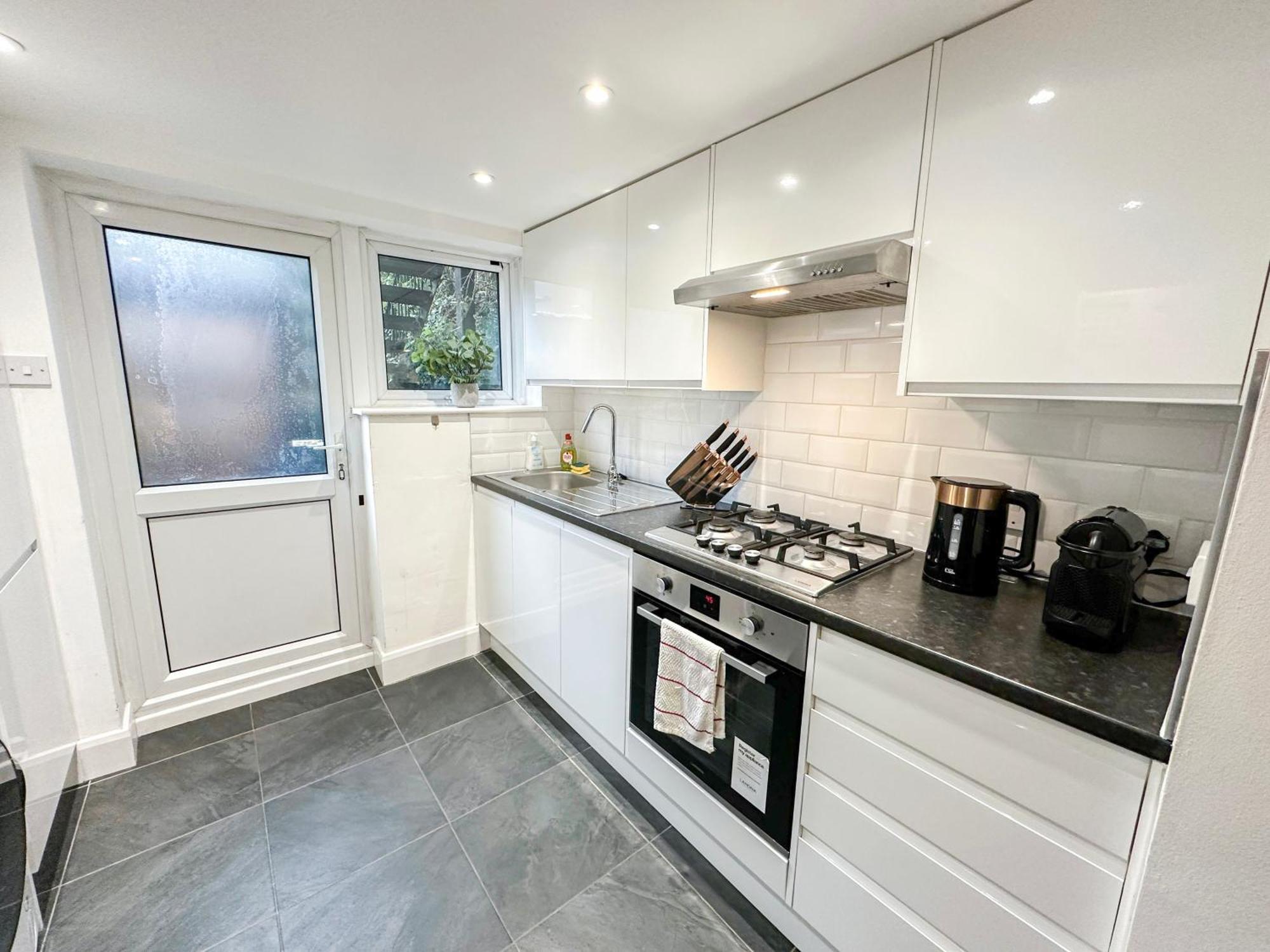 1-Bedroom Flat With Small Garden & Paid Parking In Finsbury Park, Highbury Londýn Exteriér fotografie