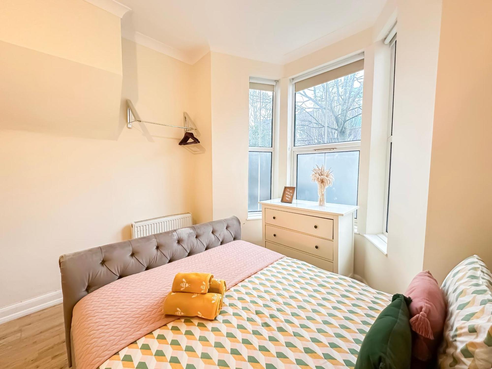 1-Bedroom Flat With Small Garden & Paid Parking In Finsbury Park, Highbury Londýn Exteriér fotografie