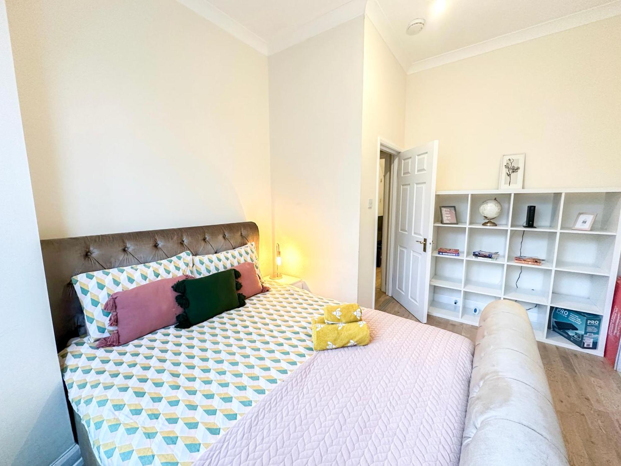 1-Bedroom Flat With Small Garden & Paid Parking In Finsbury Park, Highbury Londýn Exteriér fotografie