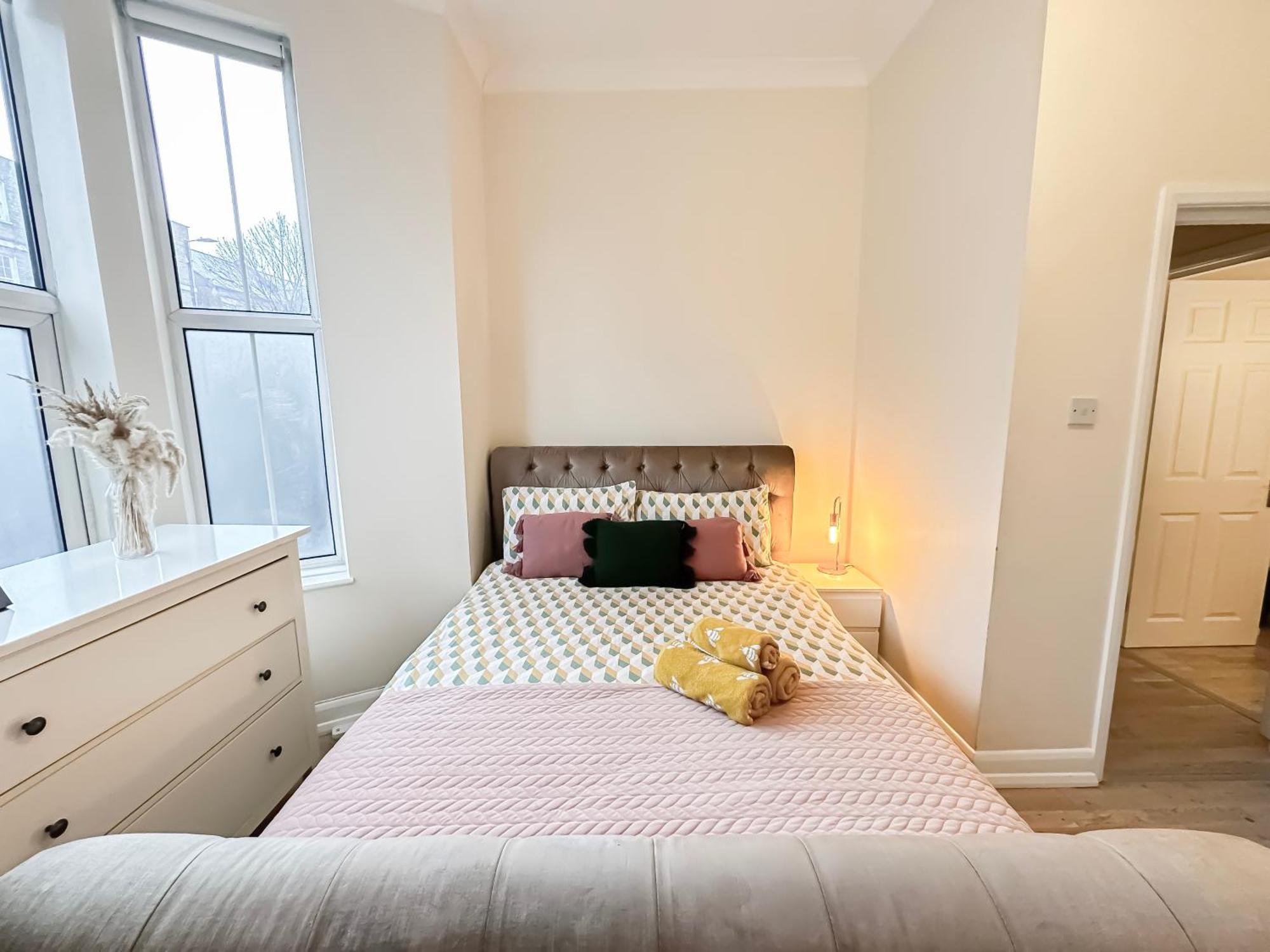 1-Bedroom Flat With Small Garden & Paid Parking In Finsbury Park, Highbury Londýn Exteriér fotografie