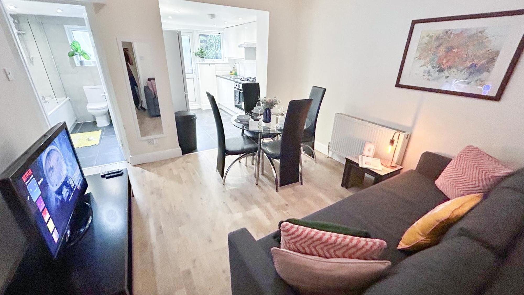 1-Bedroom Flat With Small Garden & Paid Parking In Finsbury Park, Highbury Londýn Exteriér fotografie