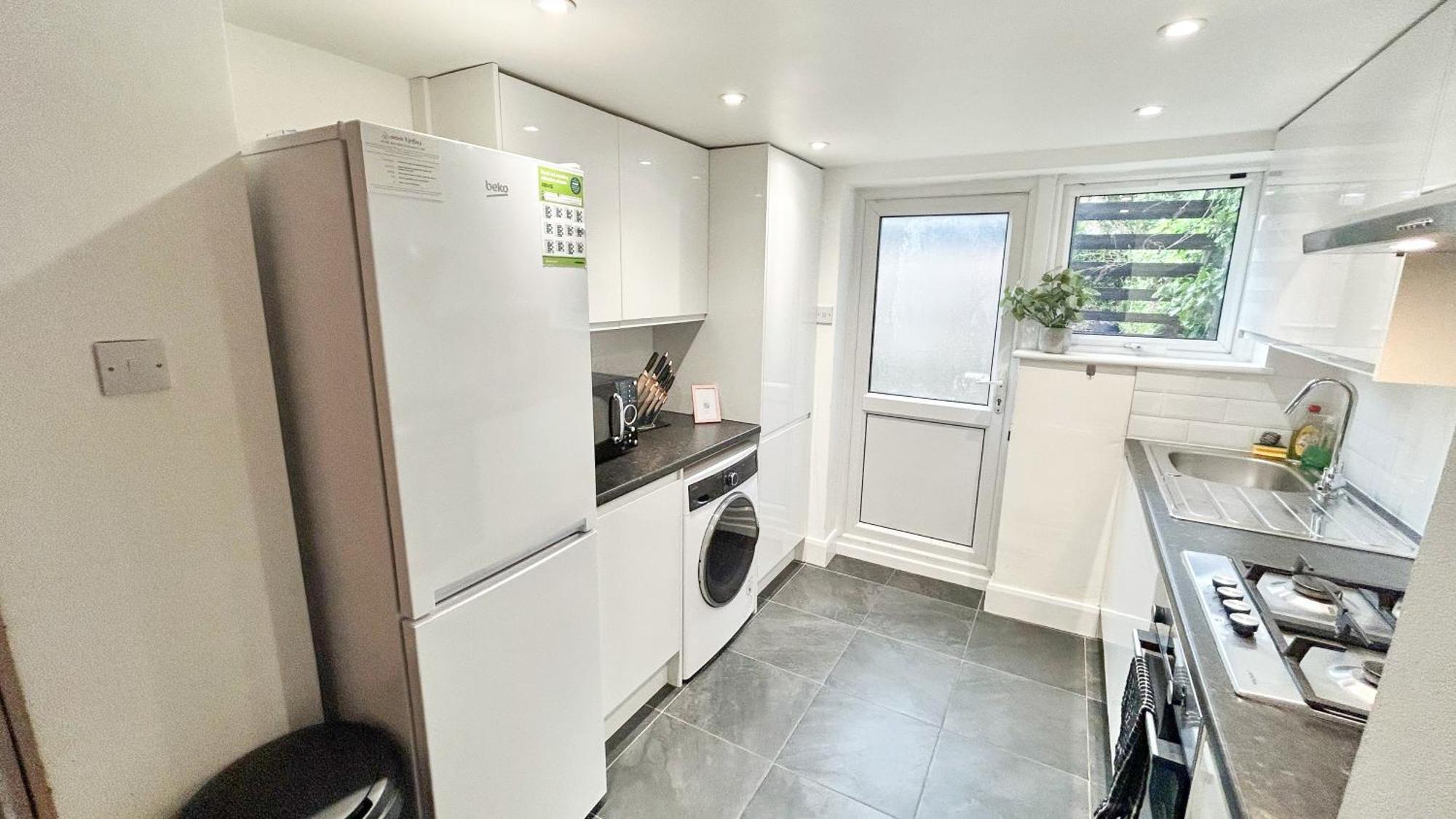 1-Bedroom Flat With Small Garden & Paid Parking In Finsbury Park, Highbury Londýn Exteriér fotografie