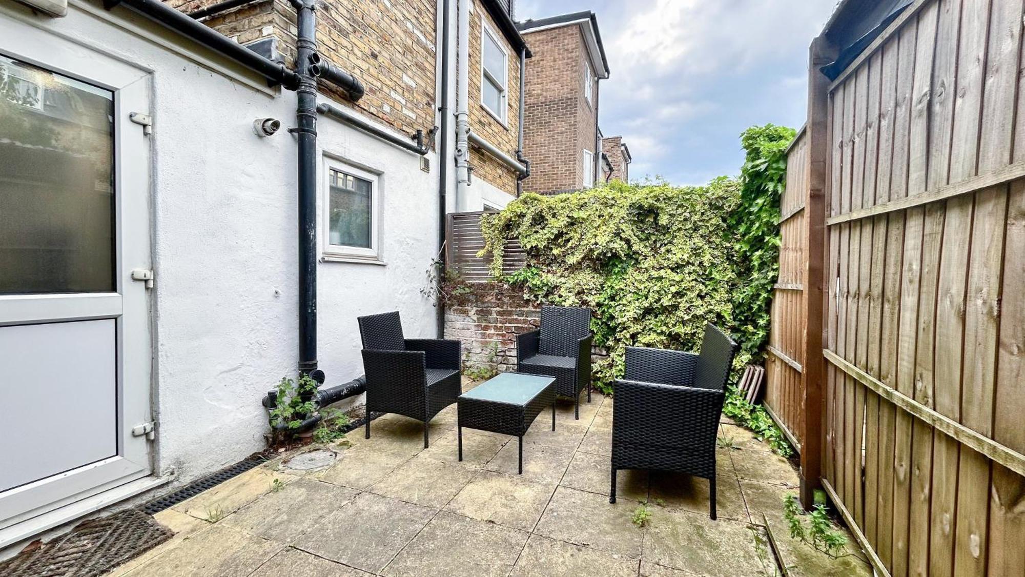 1-Bedroom Flat With Small Garden & Paid Parking In Finsbury Park, Highbury Londýn Exteriér fotografie