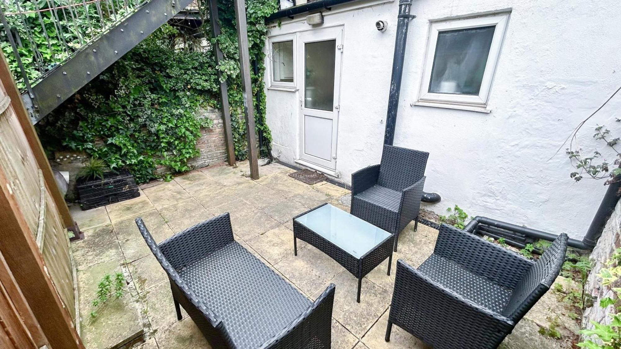 1-Bedroom Flat With Small Garden & Paid Parking In Finsbury Park, Highbury Londýn Exteriér fotografie