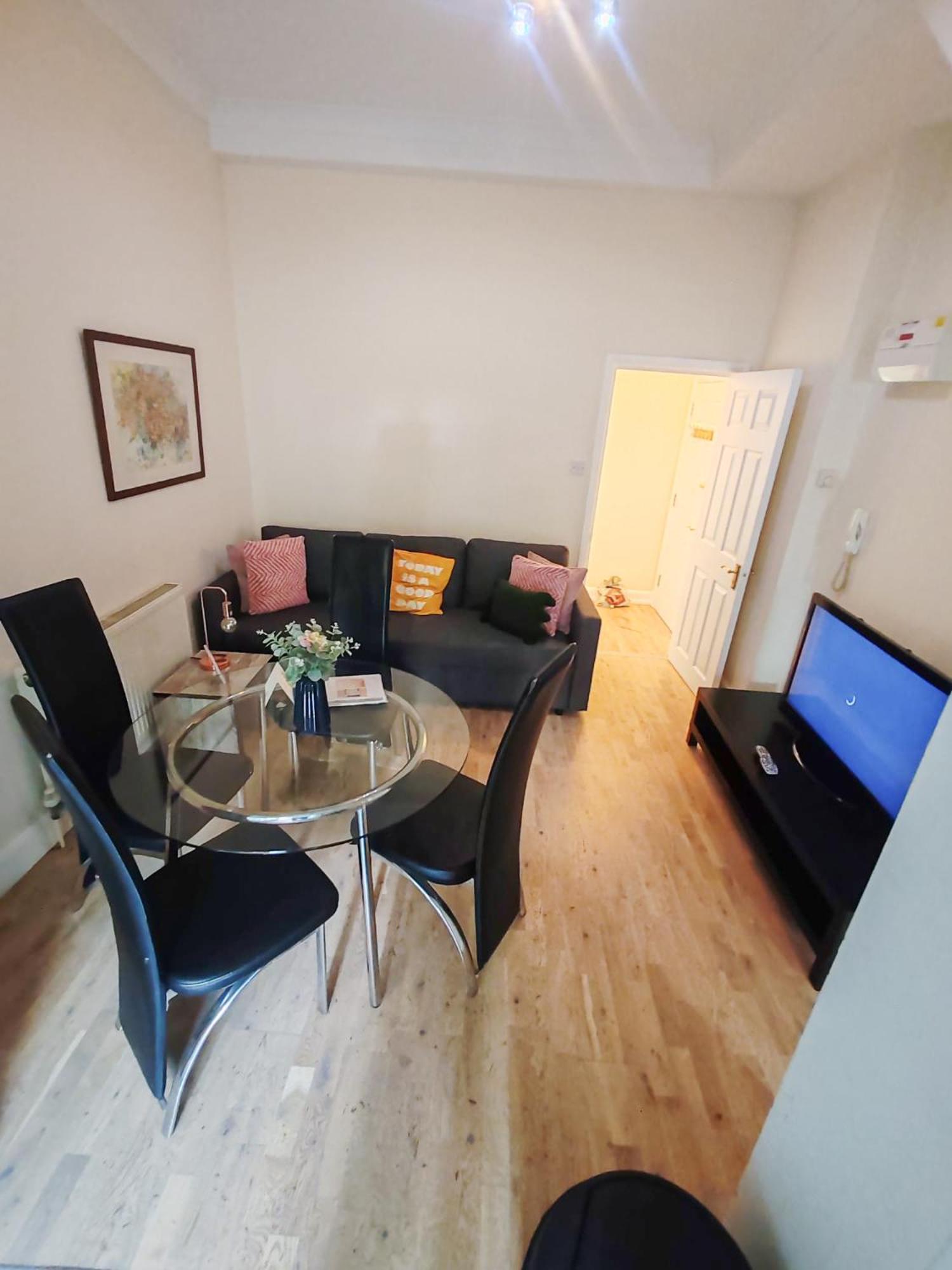 1-Bedroom Flat With Small Garden & Paid Parking In Finsbury Park, Highbury Londýn Exteriér fotografie