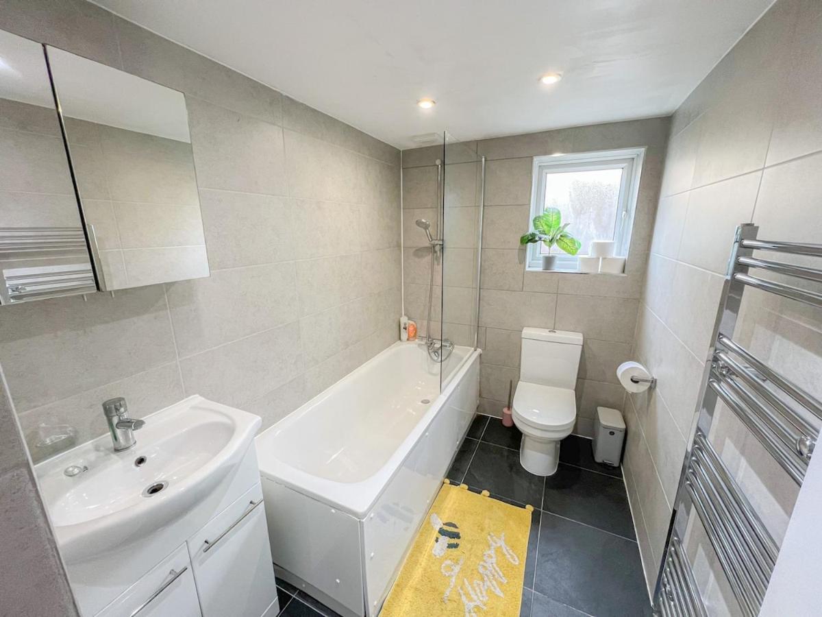 1-Bedroom Flat With Small Garden & Paid Parking In Finsbury Park, Highbury Londýn Exteriér fotografie