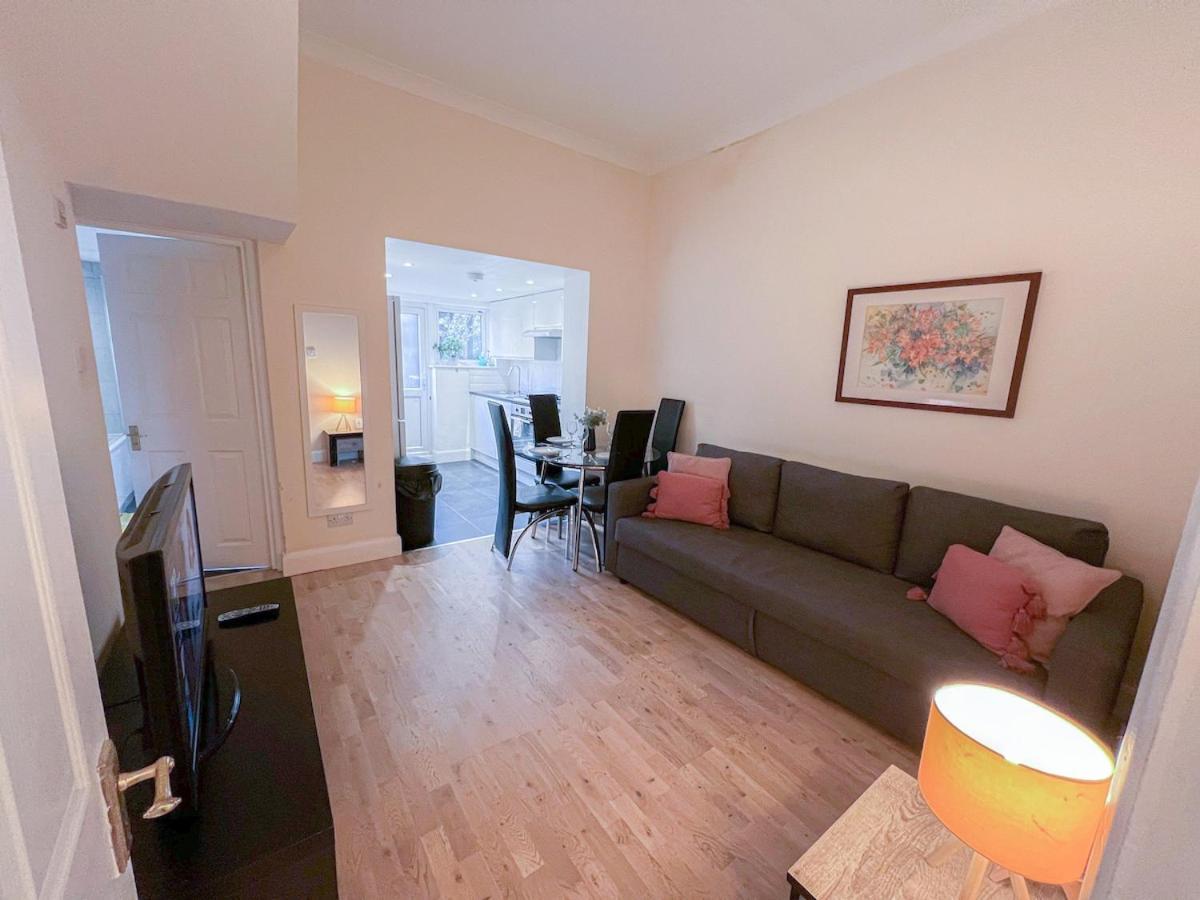 1-Bedroom Flat With Small Garden & Paid Parking In Finsbury Park, Highbury Londýn Exteriér fotografie
