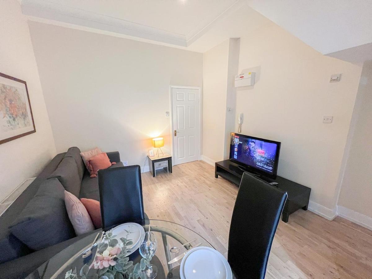 1-Bedroom Flat With Small Garden & Paid Parking In Finsbury Park, Highbury Londýn Exteriér fotografie