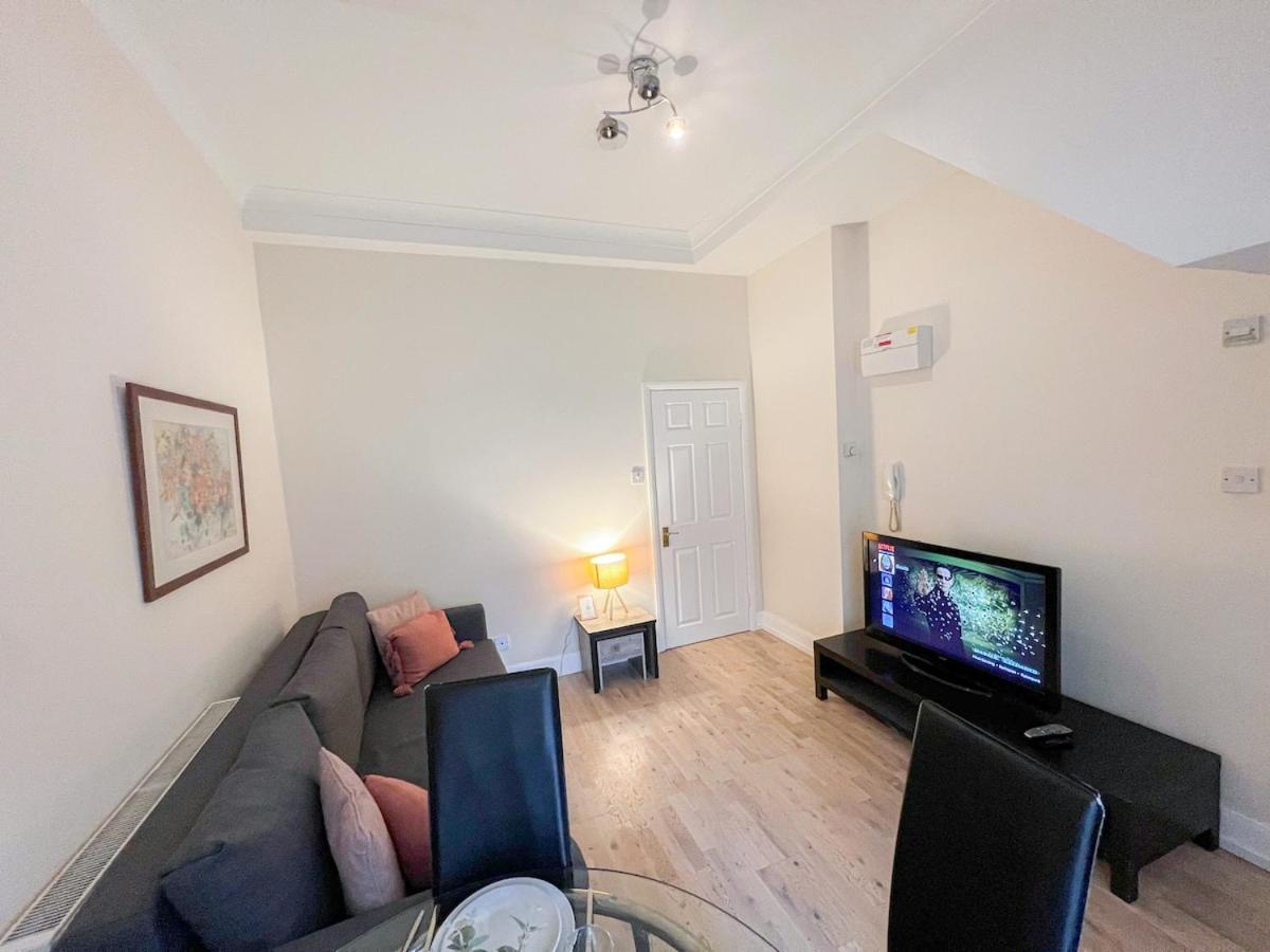 1-Bedroom Flat With Small Garden & Paid Parking In Finsbury Park, Highbury Londýn Exteriér fotografie