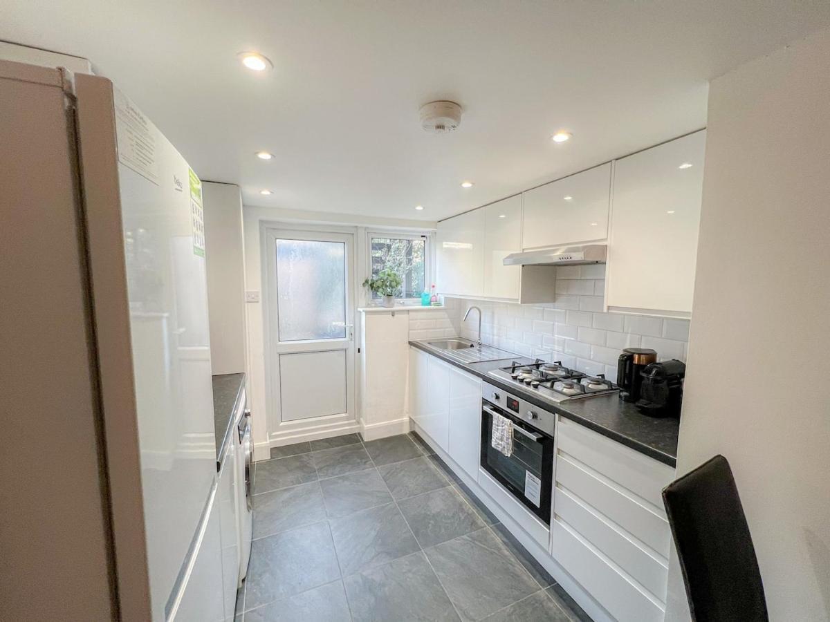 1-Bedroom Flat With Small Garden & Paid Parking In Finsbury Park, Highbury Londýn Exteriér fotografie