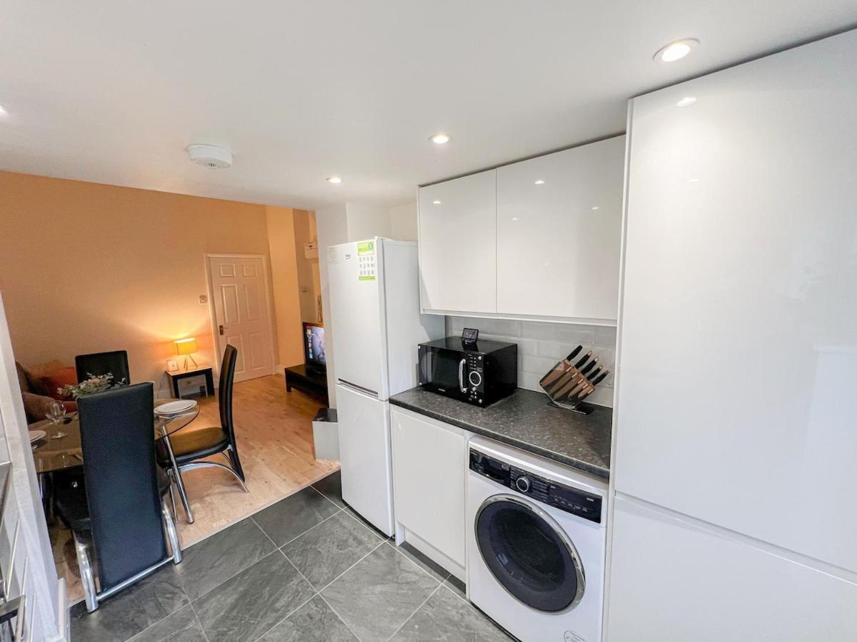 1-Bedroom Flat With Small Garden & Paid Parking In Finsbury Park, Highbury Londýn Exteriér fotografie