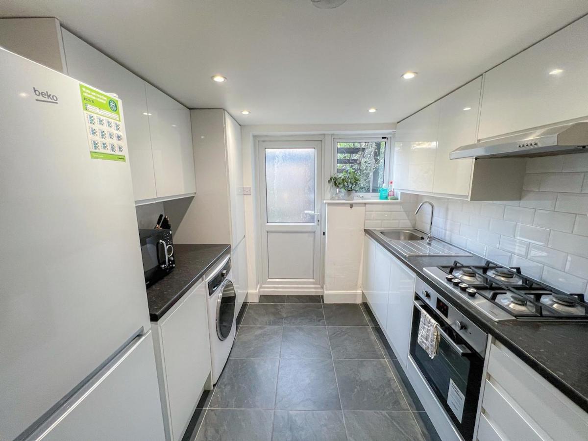 1-Bedroom Flat With Small Garden & Paid Parking In Finsbury Park, Highbury Londýn Exteriér fotografie